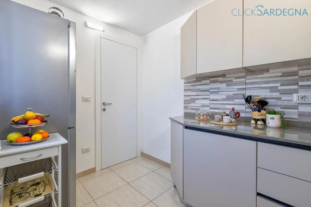 Clicksardegna Villa Brionis Sea View, 7 Bedrooms, 5 Bathrooms And 3 Kitchens Альгеро