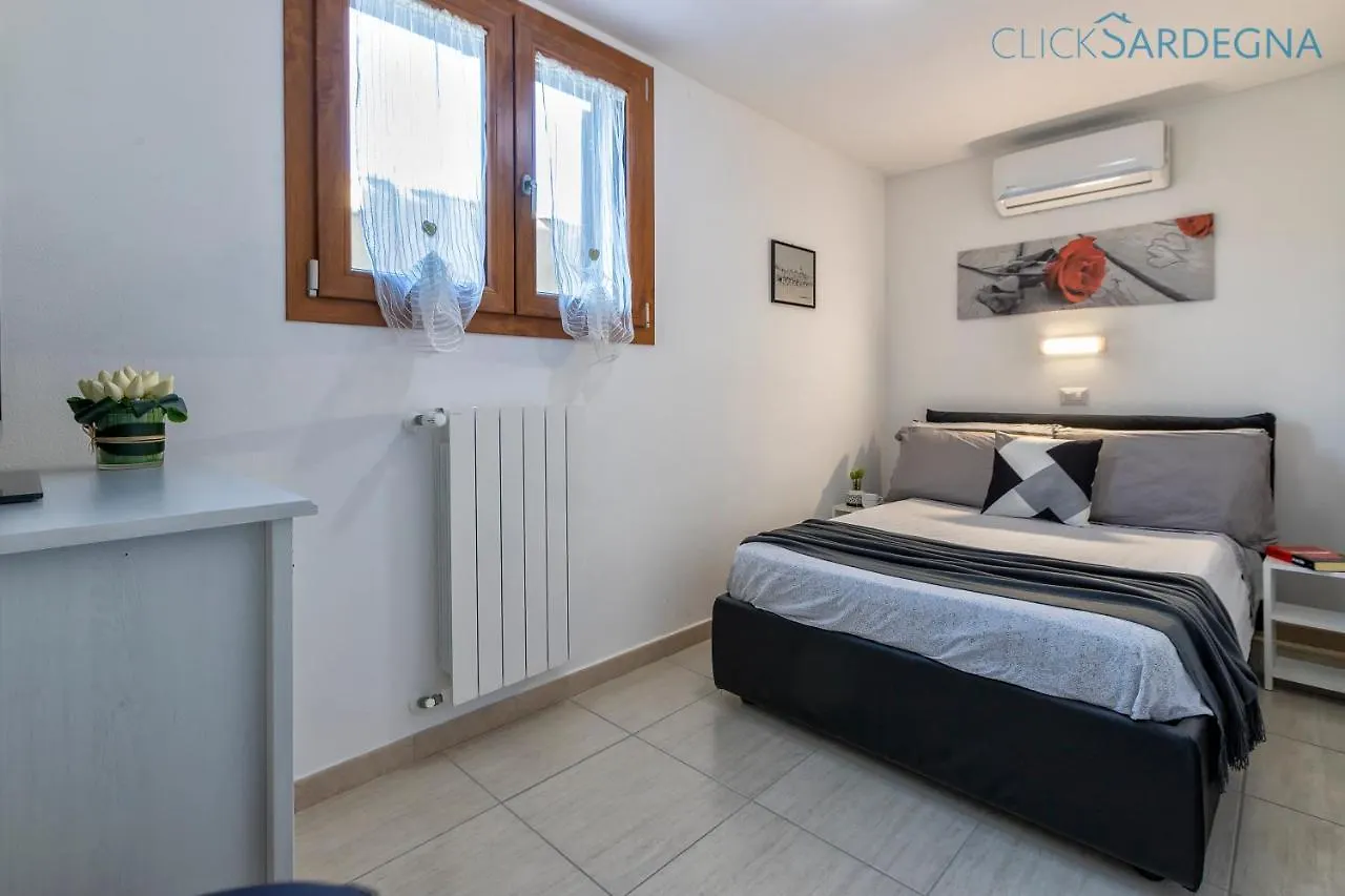 Clicksardegna Villa Brionis Sea View, 7 Bedrooms, 5 Bathrooms And 3 Kitchens Alghero