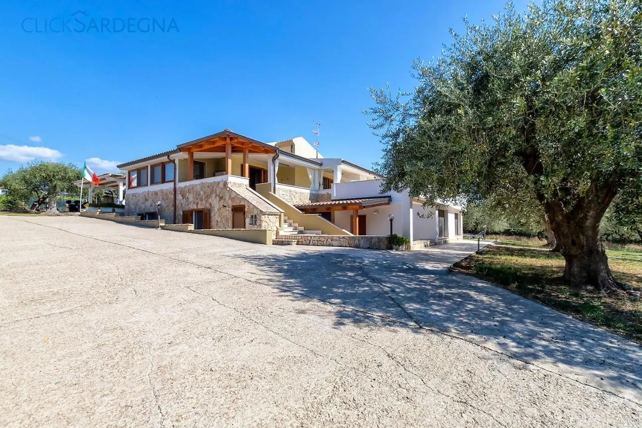 Clicksardegna Villa Brionis Sea View, 7 Bedrooms, 5 Bathrooms And 3 Kitchens Alghero