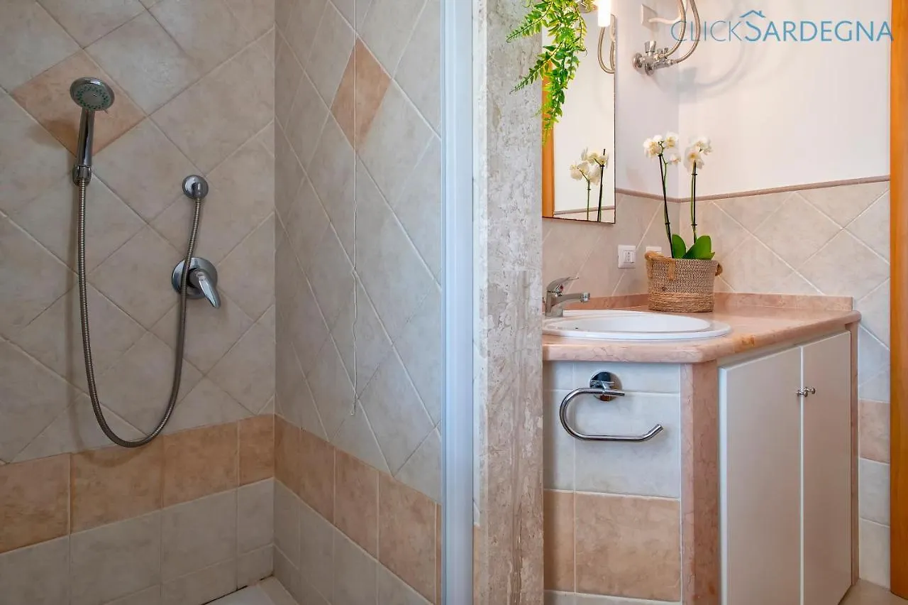Clicksardegna Villa Brionis Sea View, 7 Bedrooms, 5 Bathrooms And 3 Kitchens Alghero