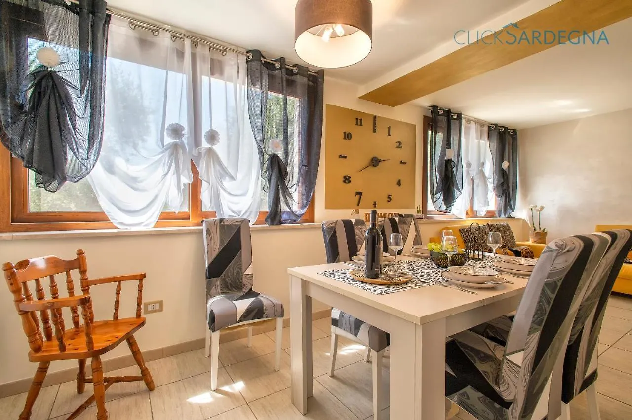 Clicksardegna Villa Brionis Sea View, 7 Bedrooms, 5 Bathrooms And 3 Kitchens Alghero