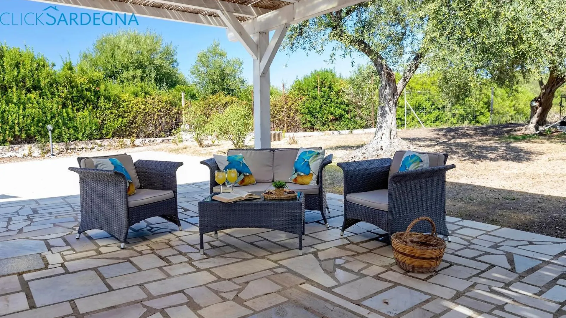 Clicksardegna Villa Brionis Sea View, 7 Bedrooms, 5 Bathrooms And 3 Kitchens Alghero